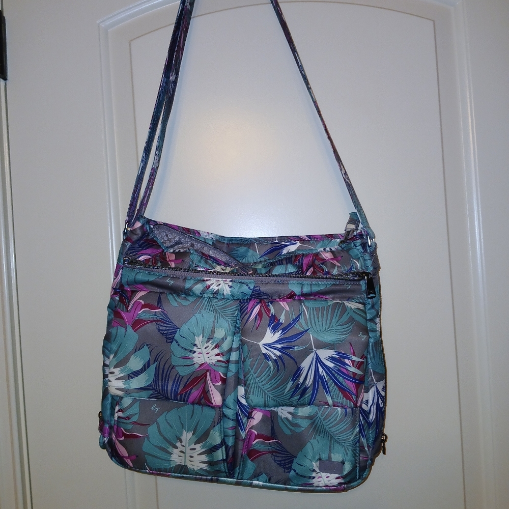 Lug multi-pocket bag